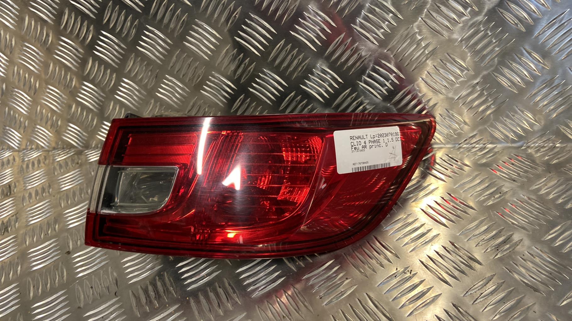 Feu arriere principal droit (feux) RENAULT CLIO 4 PHASE 1 Diesel - 1