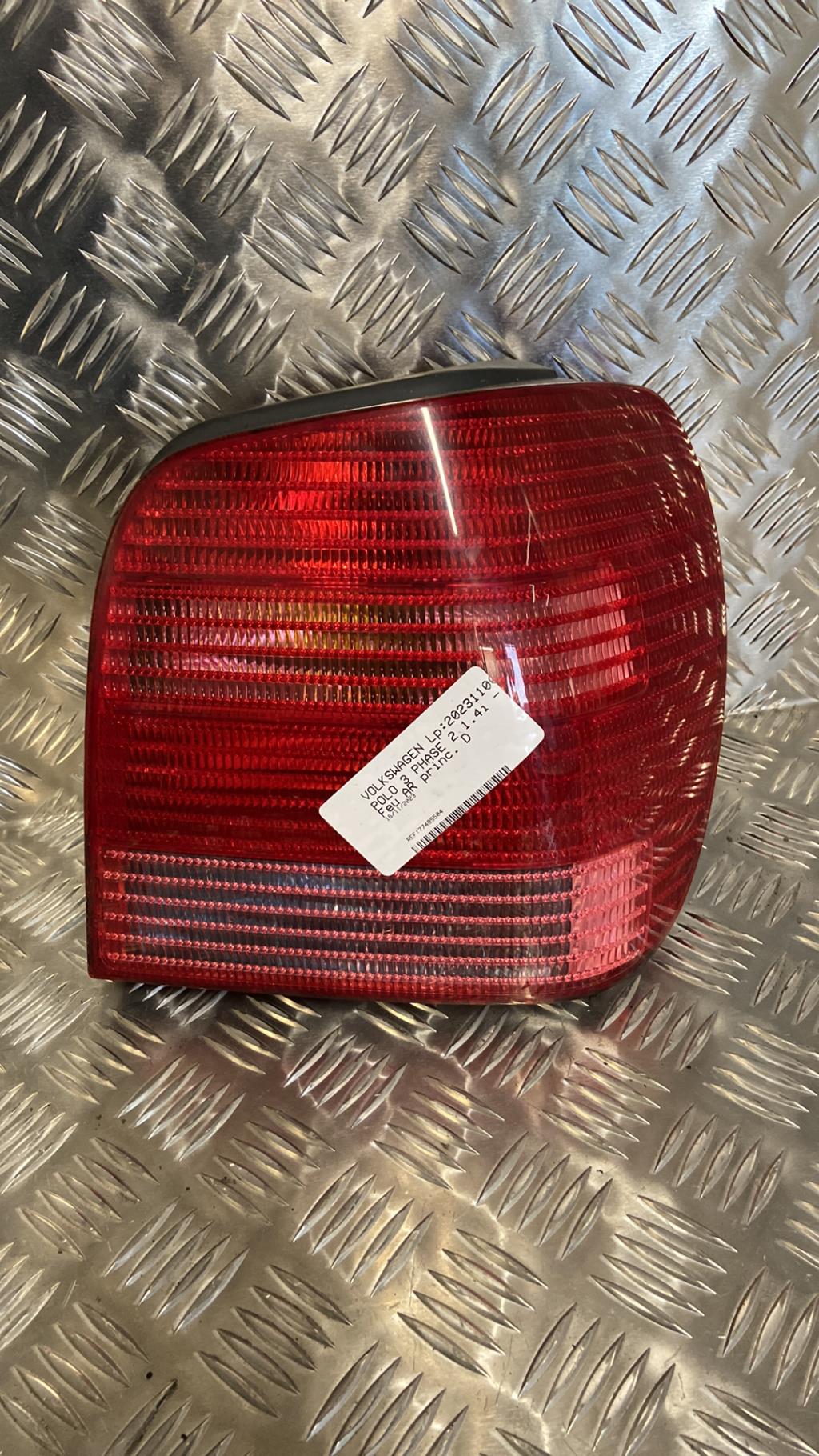 Fanale posteriore principale destro (luci) VOLKSWAGEN POLO 3 PHASE 2 Gasolina - 1