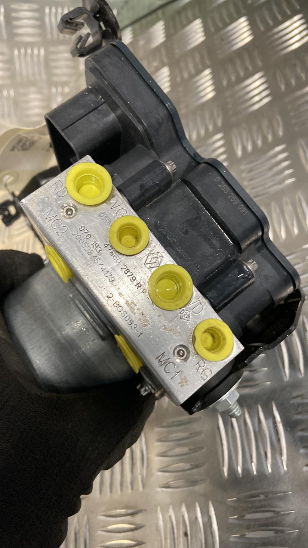 Blocco ABS (antibloccaggio freni) RENAULT CAPTUR 2 Gasolina/Híbrido - 1