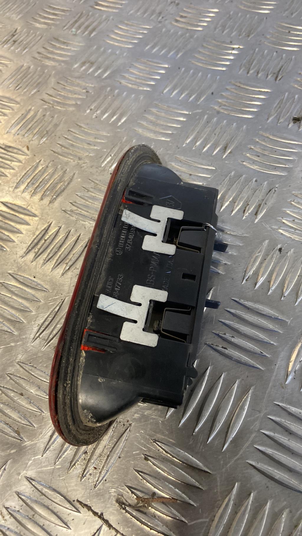 Feu arriere stop central RENAULT CLIO 1 PHASE 3 Diesel - 1