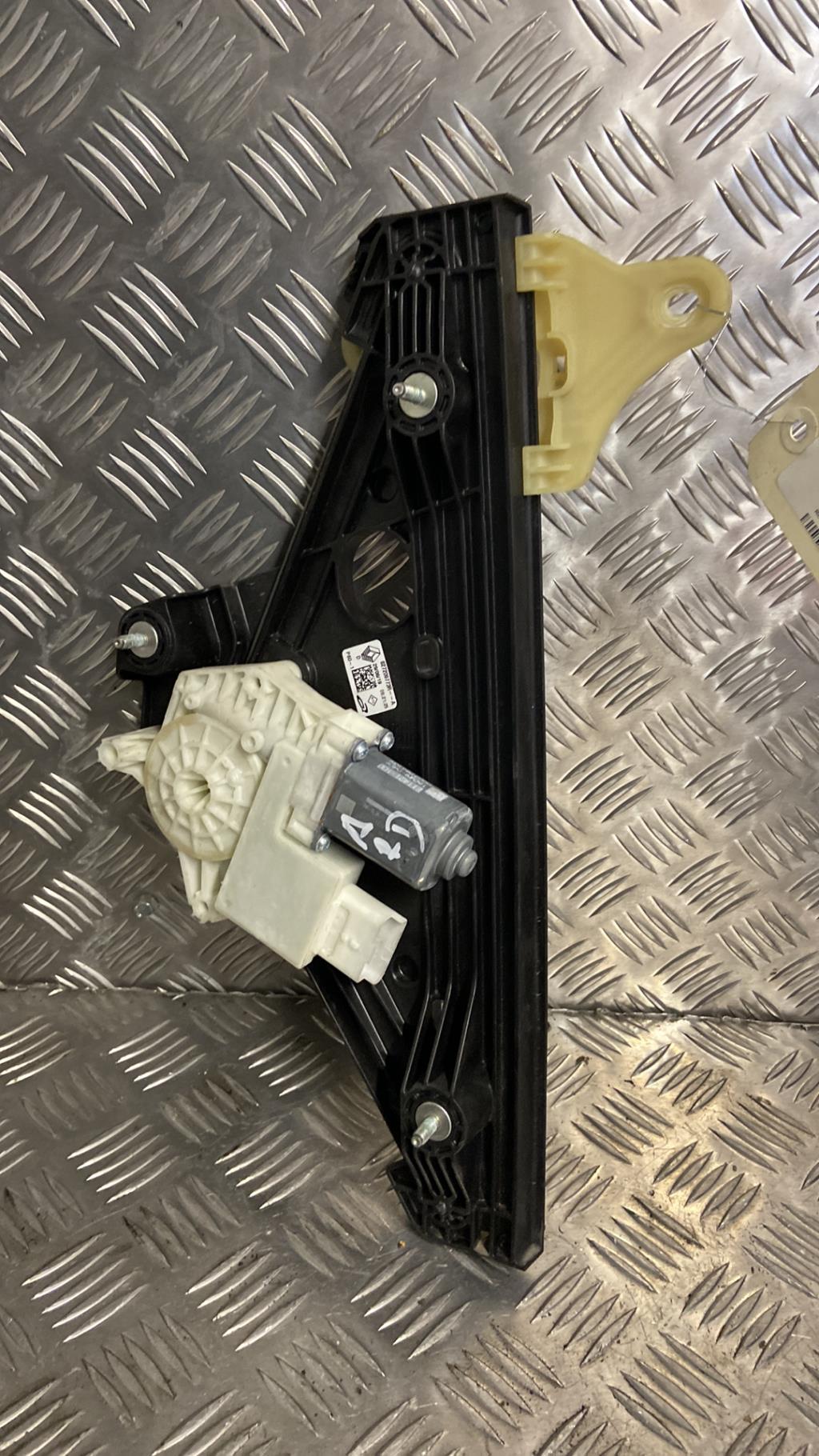 Alzacristalli elettrico posteriore destro RENAULT CLIO 5 PHASE 1 Gasolina - 1