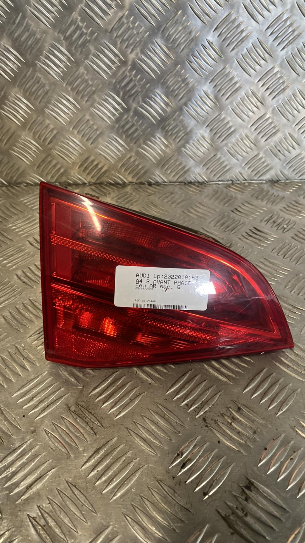 Feu arriere secondaire gauche (feux) AUDI A4 3 AVANT PHASE 1 BREAK  - 1