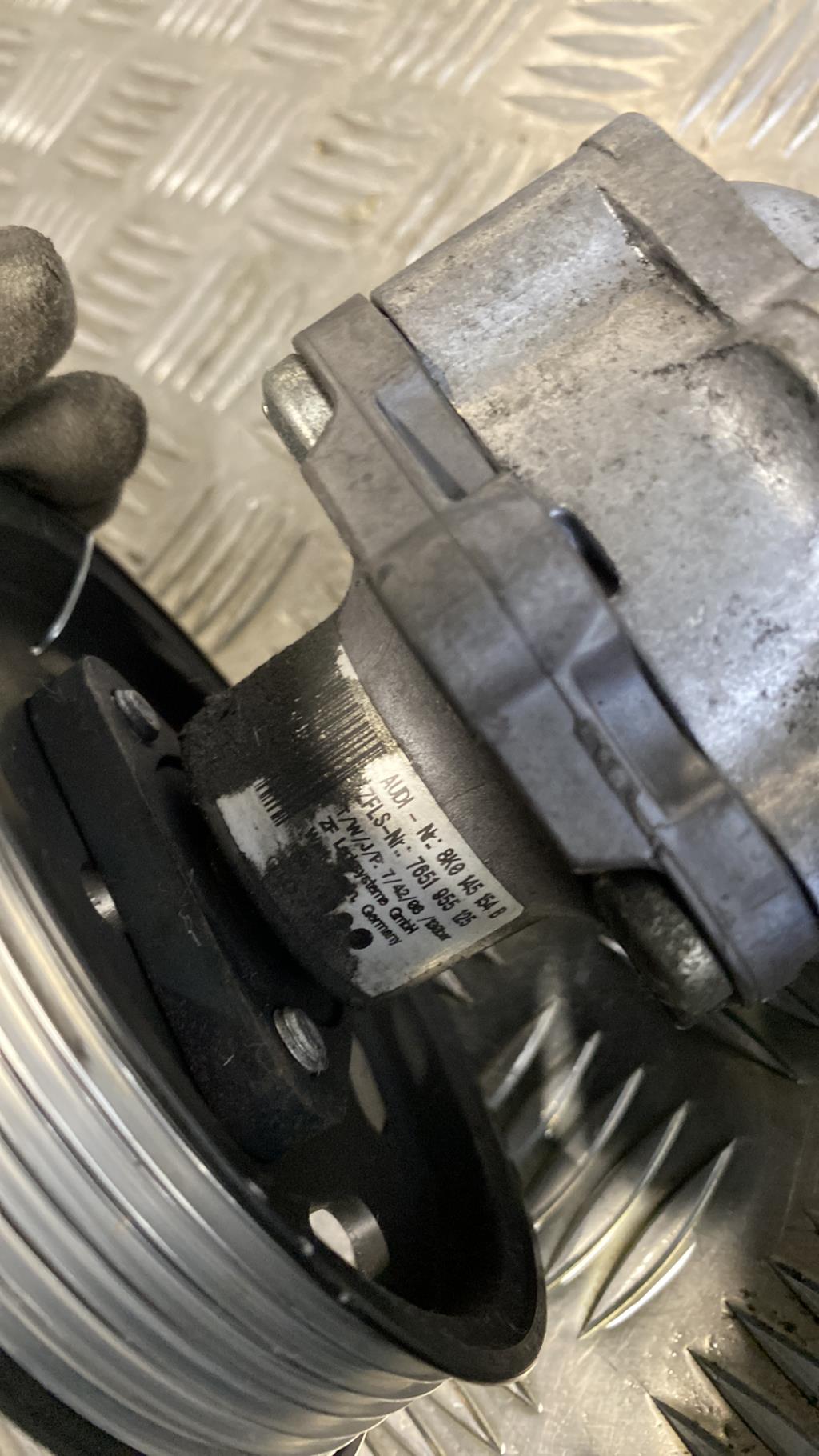 Pompe de direction AUDI A4 3 AVANT PHASE 1 BREAK  - 1