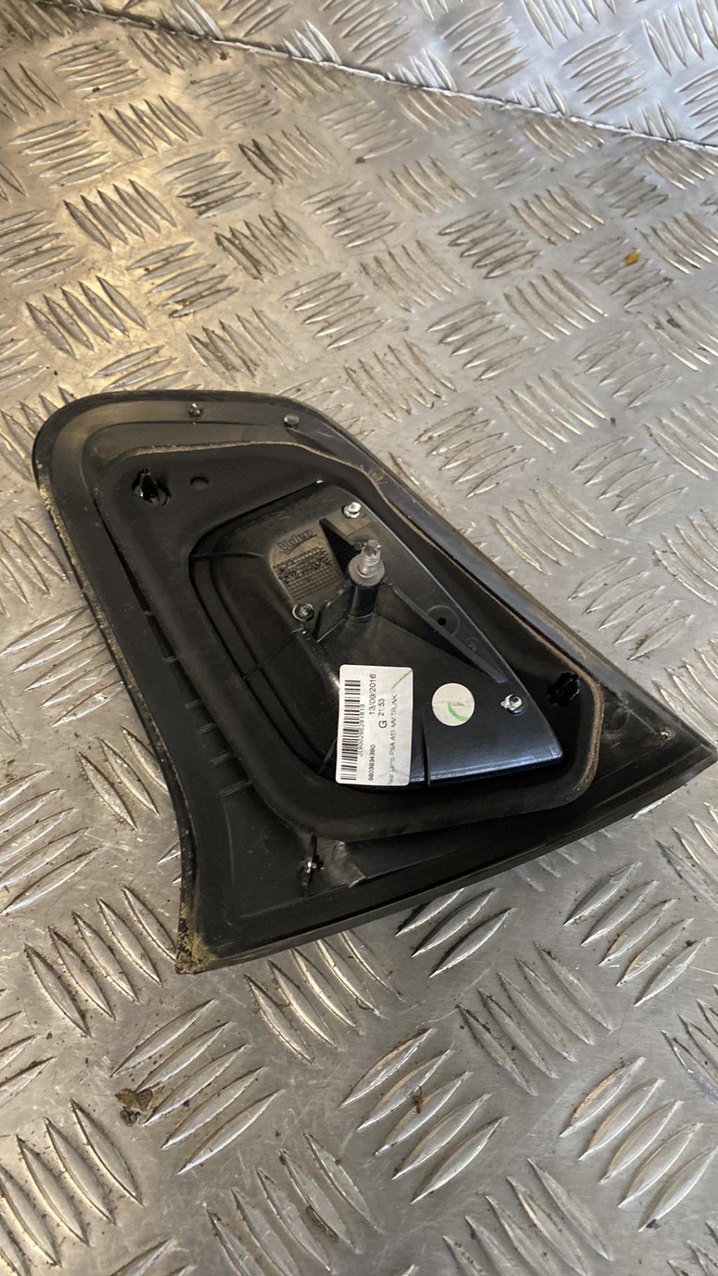 Feu arriere secondaire gauche (feux) CITROEN C3 2 PHASE 2 Essence - 1