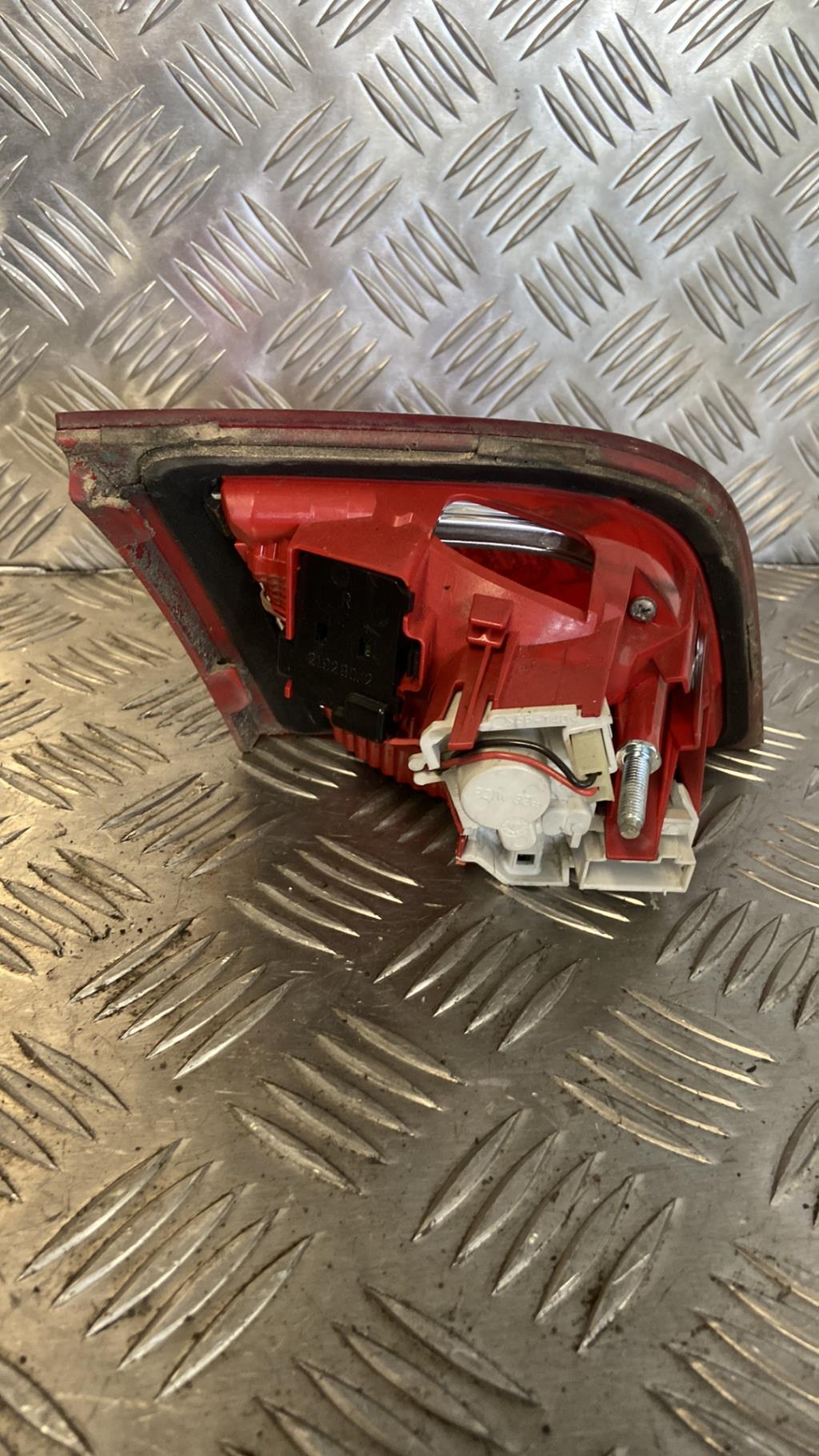 Feu arriere secondaire droit (feux) AUDI A3 2 SPORTBACK PHASE 2 Diesel - 1