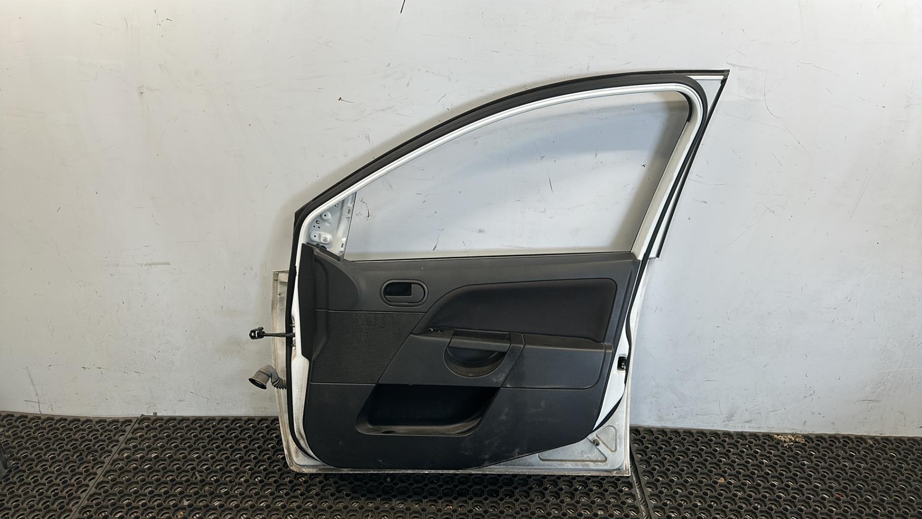 Portiera anteriore destra FORD FIESTA 5 PHASE 2 Diésel - 1