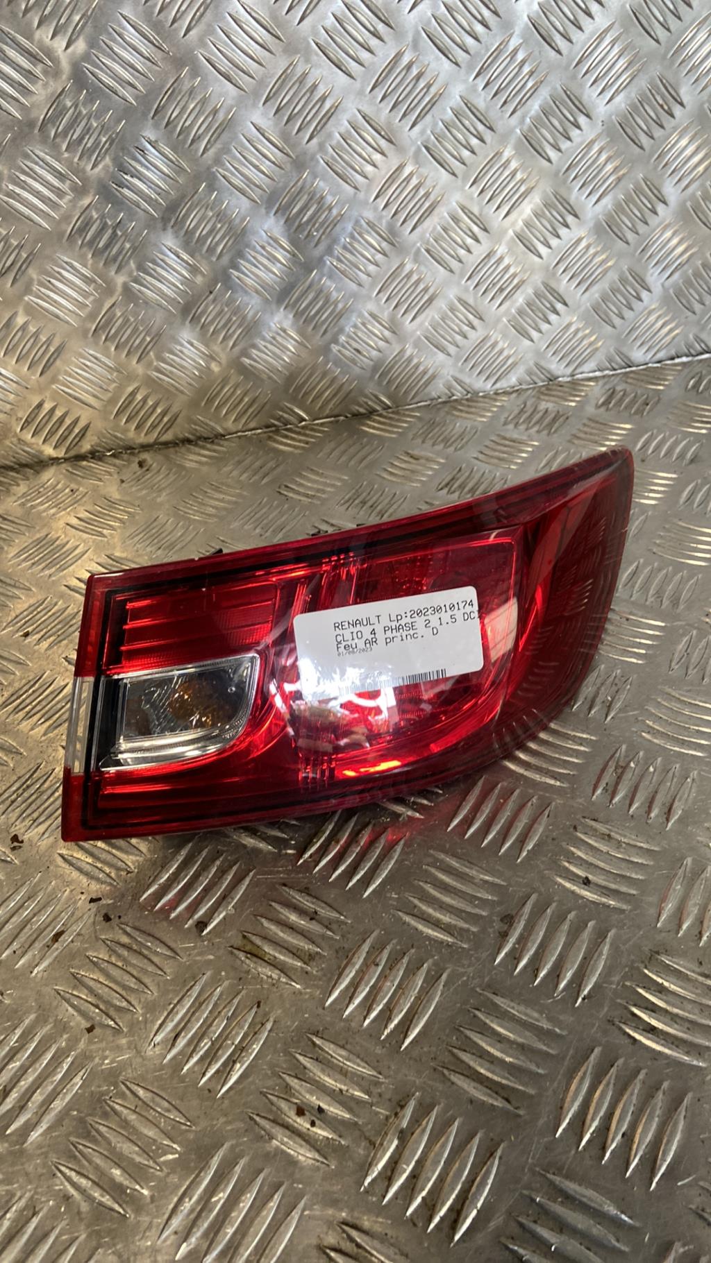 Fanale posteriore principale destro (luci) RENAULT CLIO 4 PHASE 2 Diésel - 1