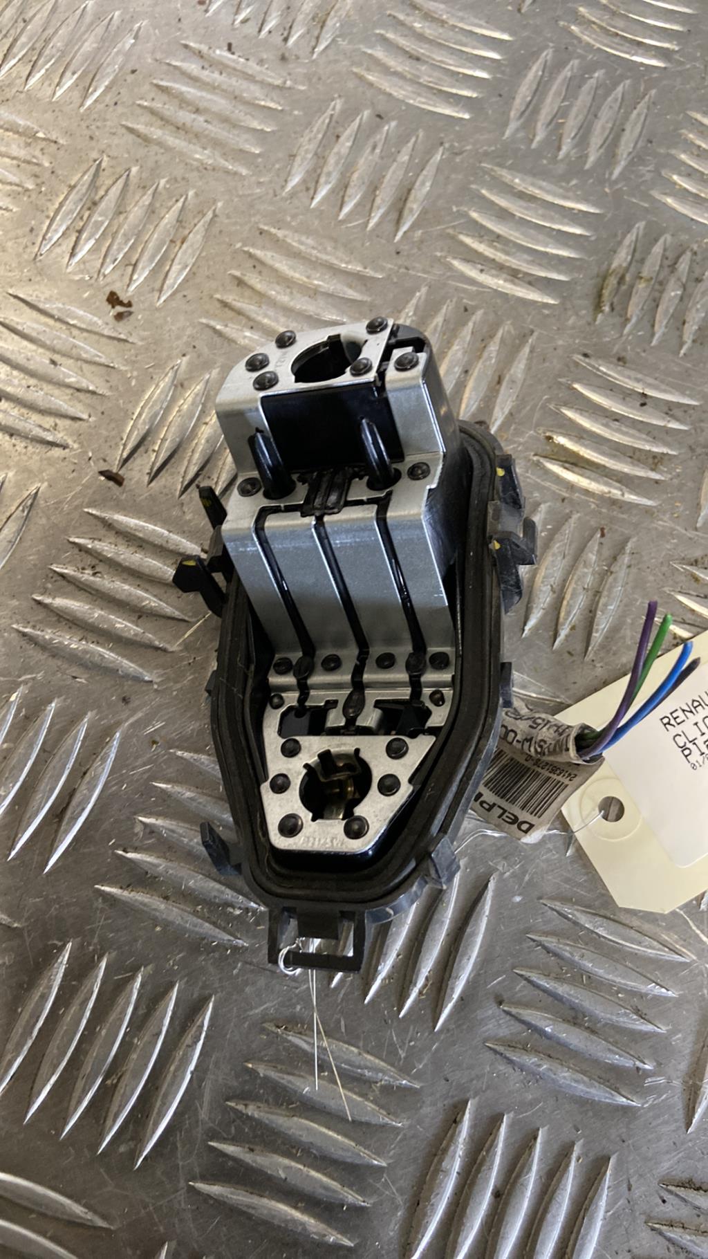 Base portalampade fanale posteriore sinistro RENAULT CLIO 4 PHASE 2 Diésel - 1