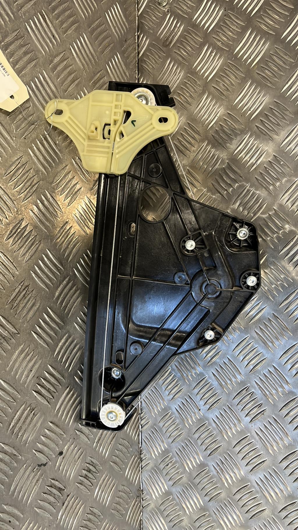 Alzacristalli elettrico posteriore destro RENAULT CLIO 5 PHASE 1 Gasolina - 1