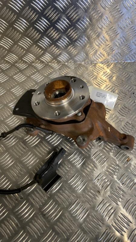 Fusee avant droit NISSAN PRIMASTAR 2 Diesel - 1