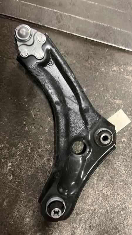 Triangle avant droit MERCEDES CITAN 3 420  - 1