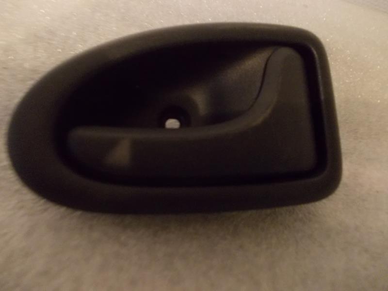 Poignee interieur avant droit RENAULT CLIO 2 PHASE 2 Diesel - 1