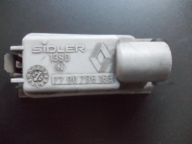 Eclairage de plaque RENAULT MEGANE 2 PHASE 1 Diesel - 1