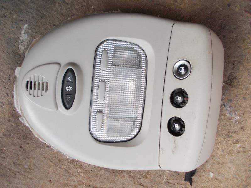 Eclairage de plafonnier PEUGEOT 807 Diesel - 1