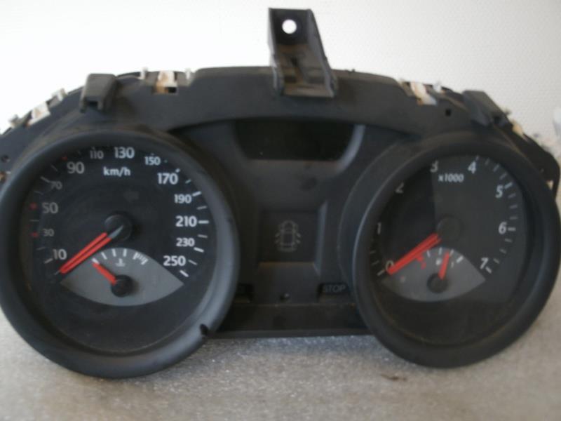 Compteur RENAULT MEGANE 2 PHASE 1 BREAK Diesel - 1
