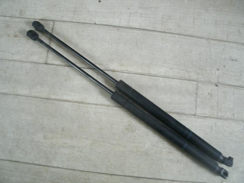 Verin de coffre RENAULT MEGANE 2 PHASE 1 BREAK Diesel - 1