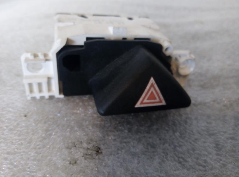 Bouton de warning FORD FOCUS 1 Diesel - 1