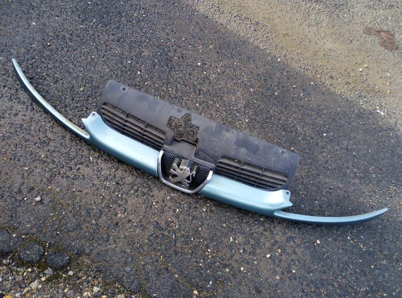 Calandre PEUGEOT 206 Essence - 1