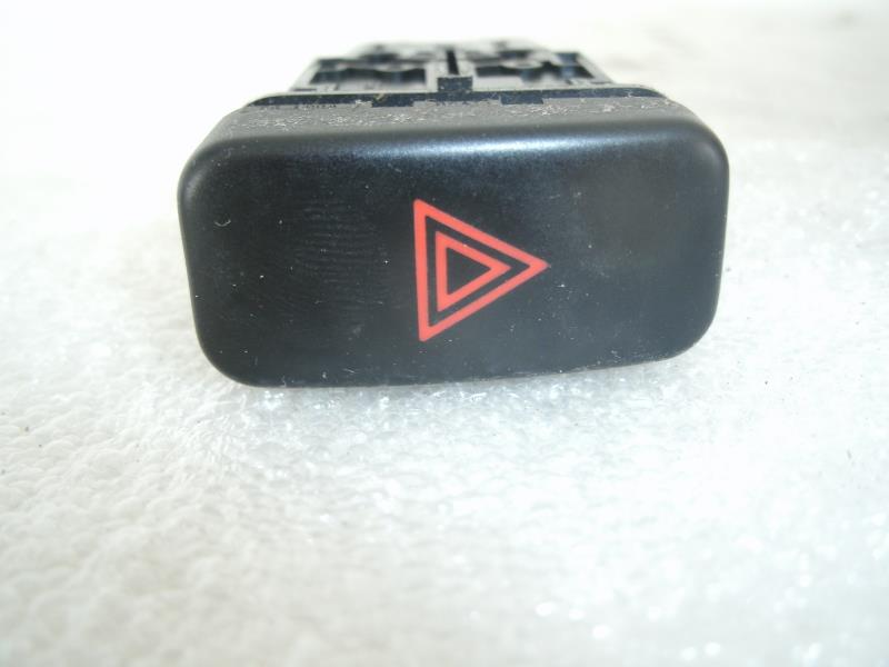 Bouton de warning MAZDA 626 4 PHASE 1 BREAK Diesel - 1