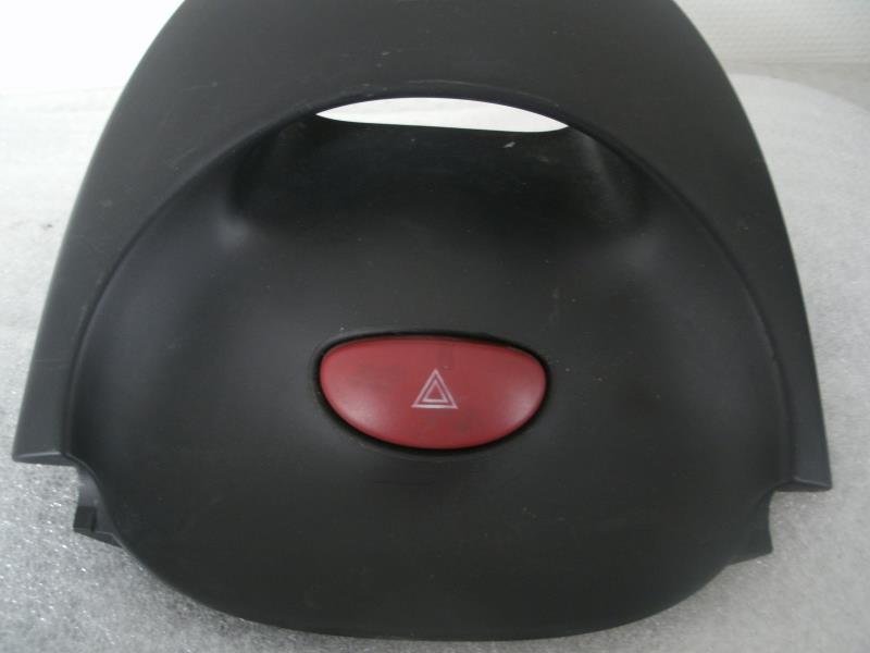 Bouton de warning PEUGEOT 206 PHASE 1 Essence - 1