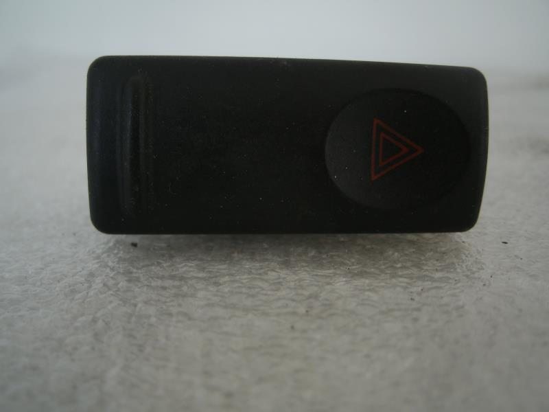 Bouton de warning RENAULT R19 PHASE 2  - 1