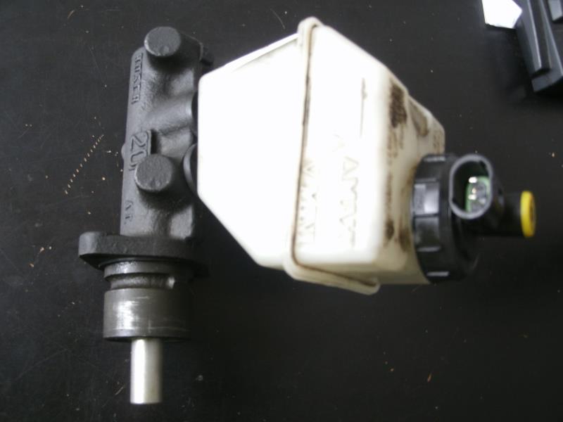 Maitre cylindre (freinage) RENAULT TWINGO 1 PHASE 3 Essence - 1