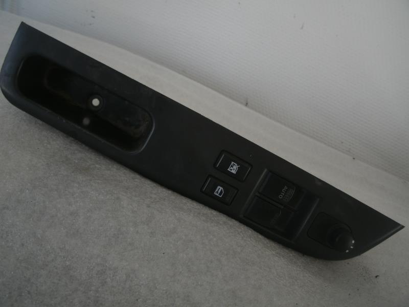 Interrupteur de leve vitre SUZUKI SWIFT 3 Essence - 1