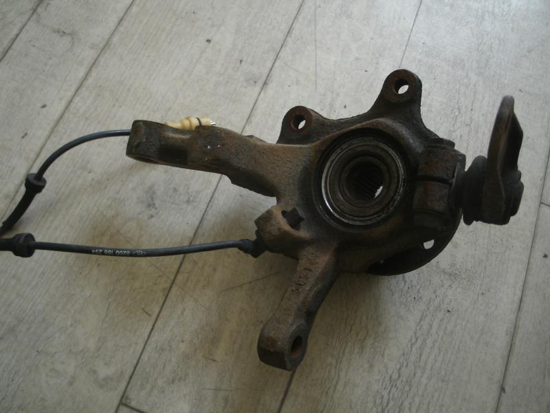 Moyeu avant droit RENAULT CLIO 2 PHASE 2 Diesel - 1