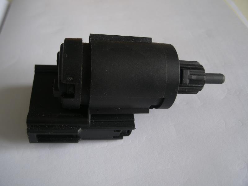 Contacteur feu stop SKODA FABIA 1 PHASE 1 BREAK Essence - 1