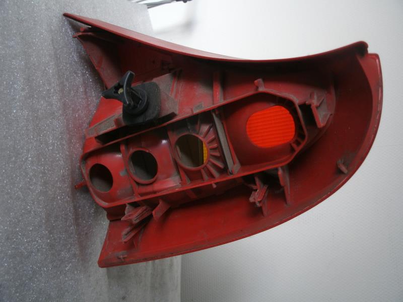 Cabochon arriere gauche RENAULT CLIO 2 PHASE 1  - 1