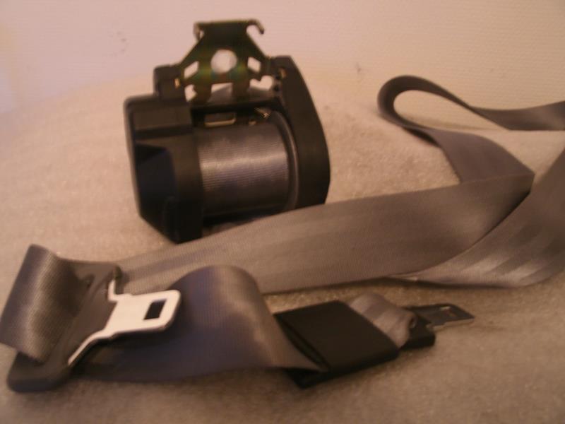 Ceinture arriere centrale RENAULT CLIO 2 PHASE 1 Diesel - 1