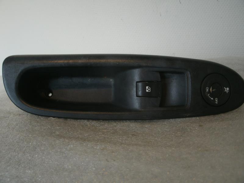 Interrupteur de leve vitre avant droit RENAULT CLIO 2 PHASE 2 Essence - 1