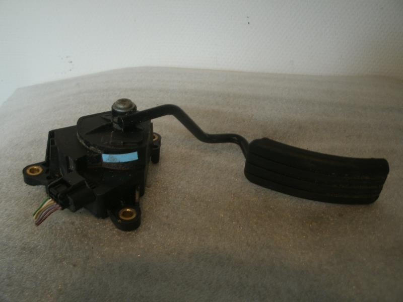 Pedale d'accelerateur RENAULT CLIO 3 PHASE 2 BREAK Essence - 1