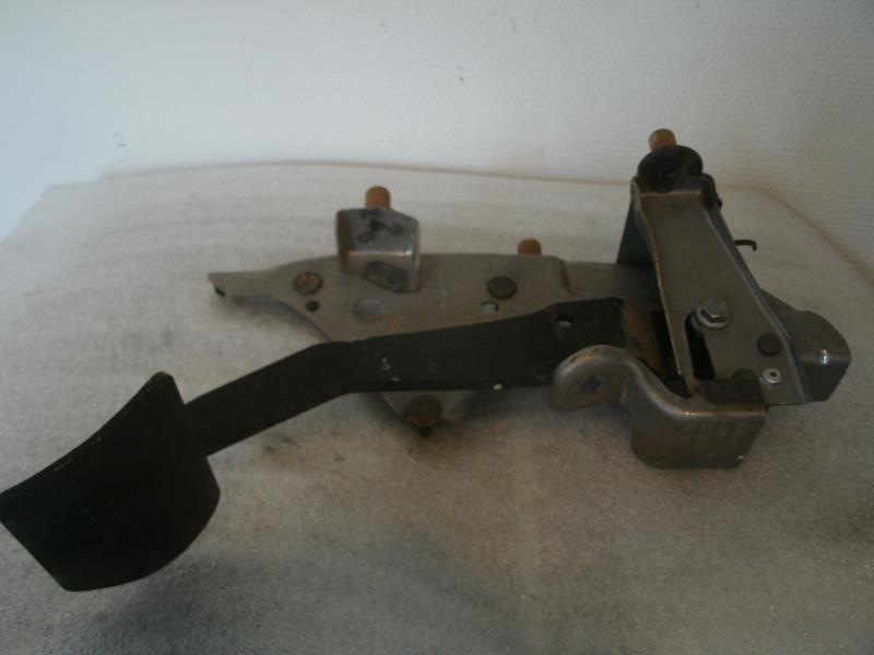 Pedale de frein RENAULT CLIO 3 PHASE 2 BREAK Essence - 1