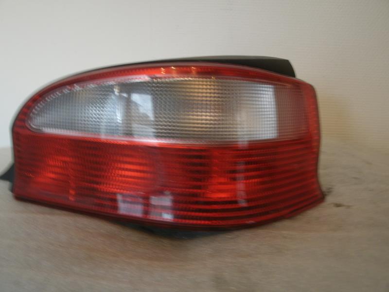 Cabochon arriere droit CITROEN SAXO PHASE 2 Essence - 1