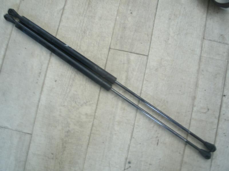 Verin de coffre RENAULT SUPER 5 Diesel - 1