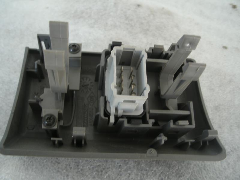 Bouton/Interrupteur RENAULT LAGUNA 2 PHASE 1 Essence - 1