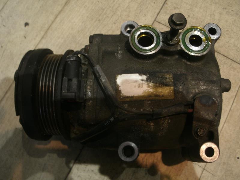 Compresseur clim FORD FOCUS 1 Essence - 1