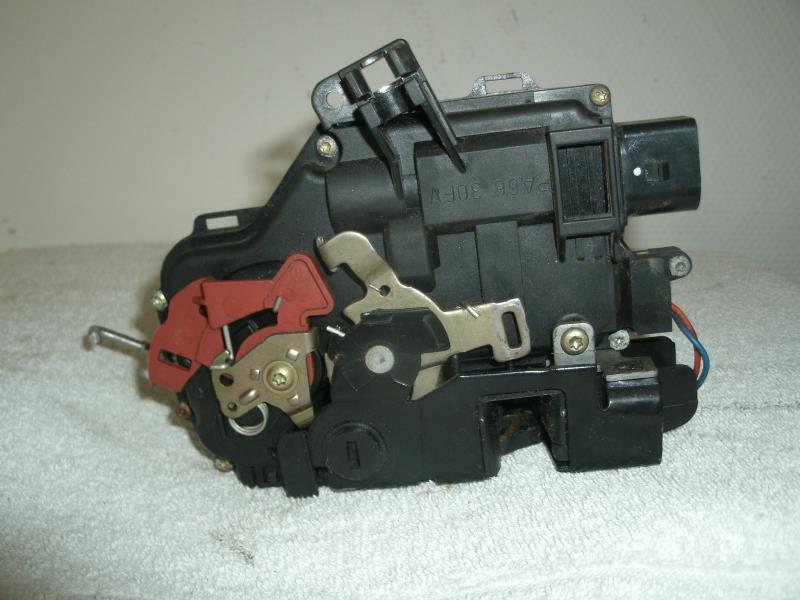 Serrure arriere gauche AUDI A4 2 AVANT PHASE 1 BREAK Diesel - 1