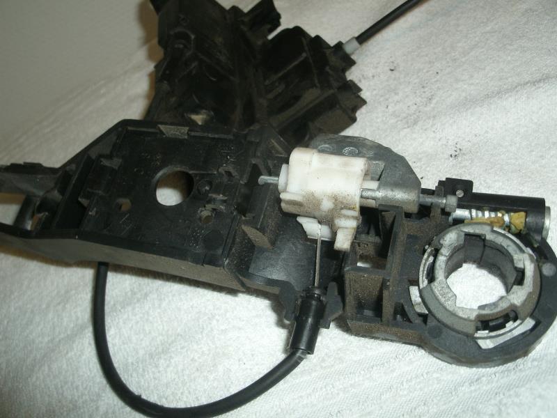 Serrure avant gauche RENAULT CLIO 3 PHASE 1 Diesel - 1