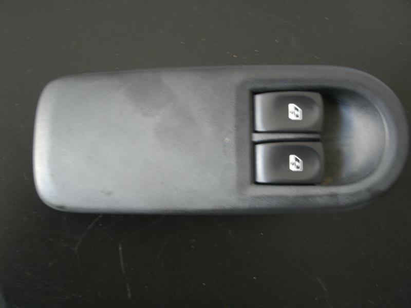 Interrupteur de leve vitre RENAULT CLIO 3 PHASE 1 Diesel - 1