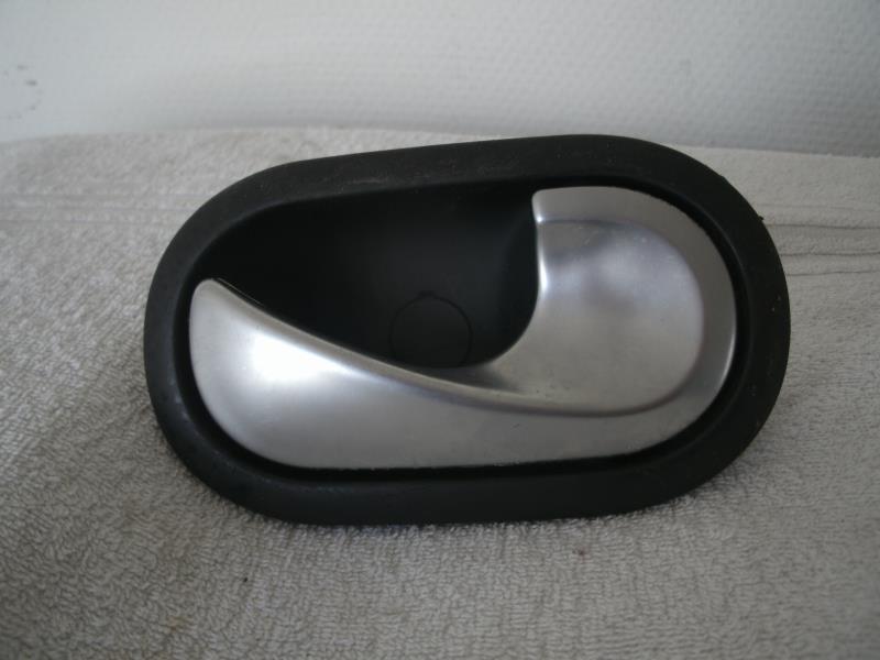 Poignee interieur arriere droit RENAULT SCENIC 2 PHASE 1 Diesel - 1