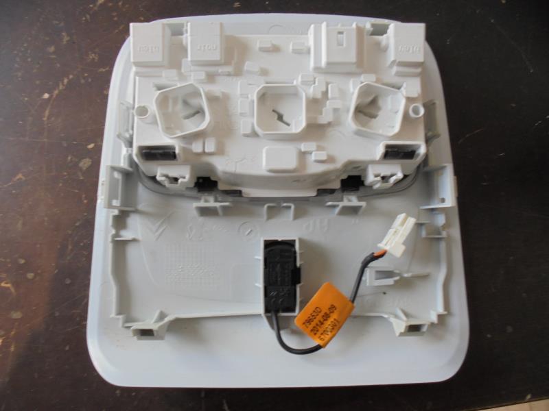 Eclairage de plafonnier PEUGEOT 2008 1 PHASE 1 Diesel - 1