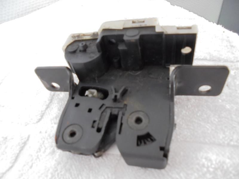 Serrure de coffre RENAULT MEGANE 2 PHASE 1 BREAK Diesel - 1