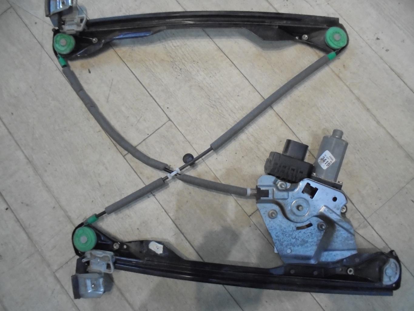 Leve vitre electrique avant gauche FORD FOCUS 1 BREAK Essence - 1