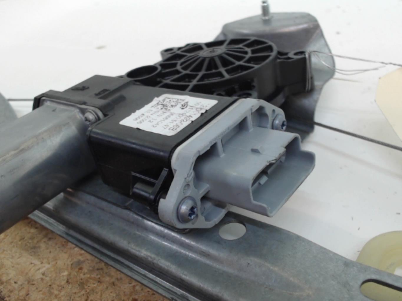 Alzacristalli elettrico anteriore sinistro RENAULT TWINGO 3 PHASE 1 Gasolina - 1