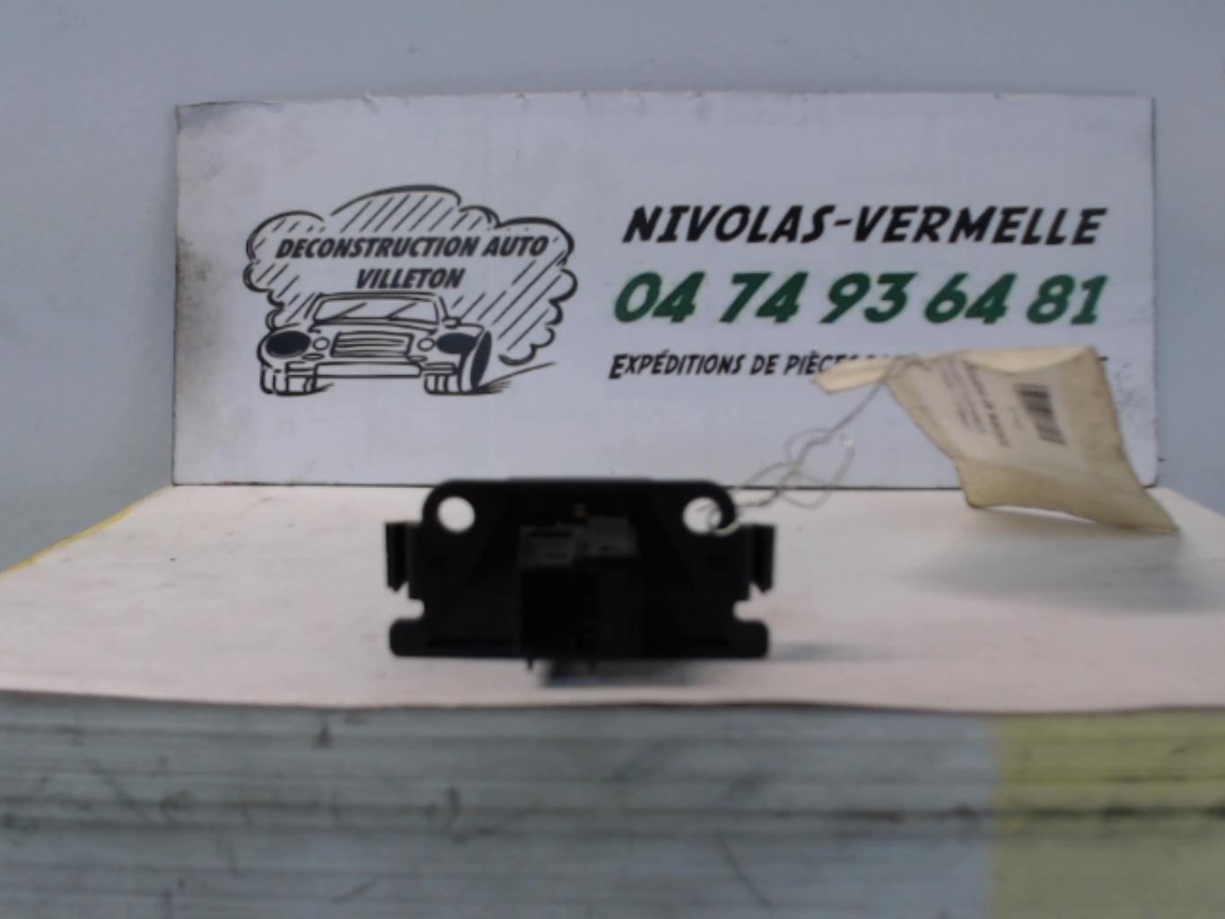 Bouton de warning PEUGEOT 307 PHASE 2 Essence - 1
