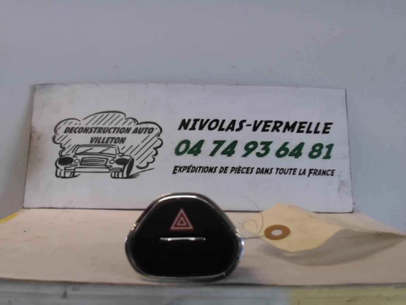 Bouton de warning OPEL CORSA E Essence - 1