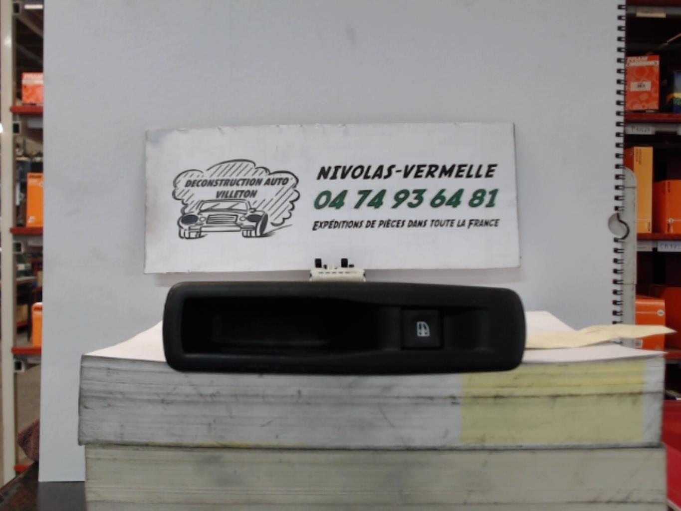 Interruttore lavacristalli posteriore sinistro RENAULT MEGANE 3 PHASE 1 BREAK Diésel - 1