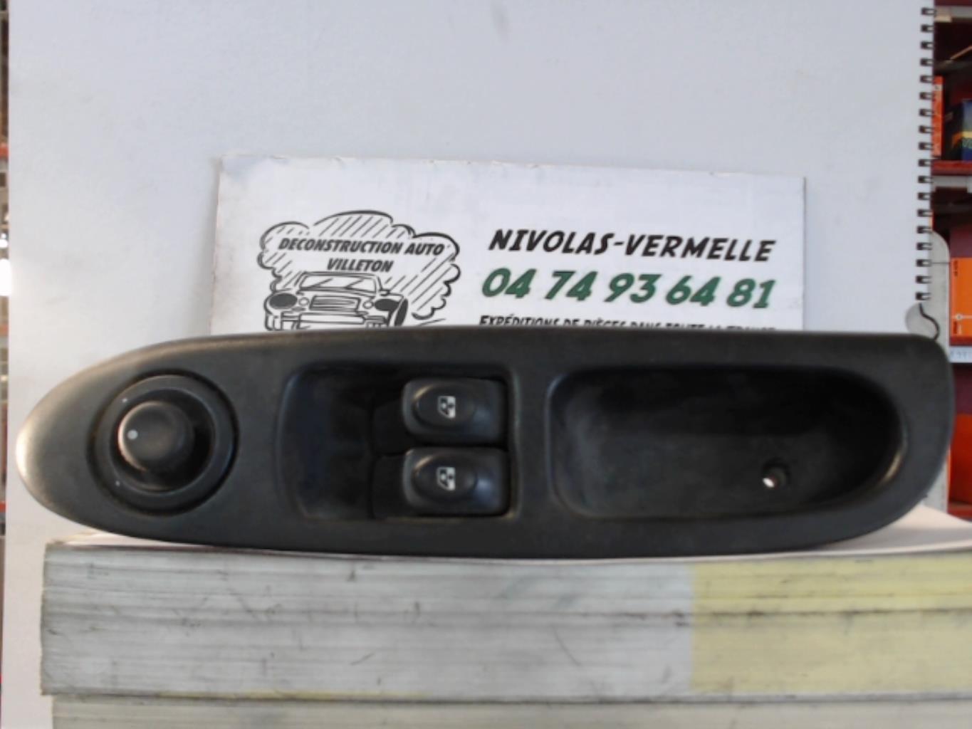 Interrupteur de leve vitre avant gauche RENAULT CLIO 2 PHASE 1 Essence - 1